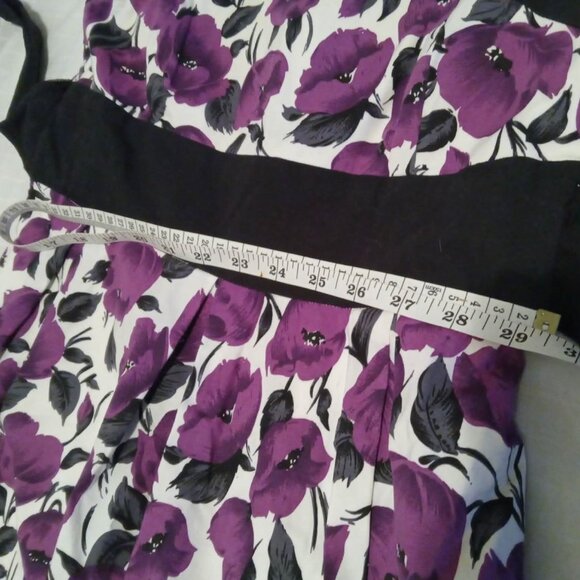 Beautiful romantic floral summer dress with petticoat - Picture 2 of 6